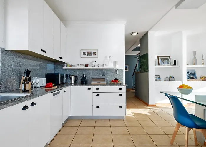 Magnolia Sunsets Villa Calheta (Madeira)