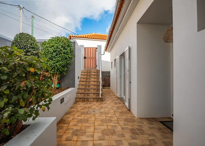 Magnolia Sunsets Calheta (Madeira)